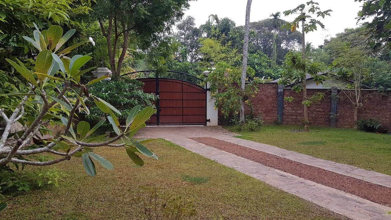 Siriniwasa Luxury Villa With Private Pool Induruwa Exterior foto